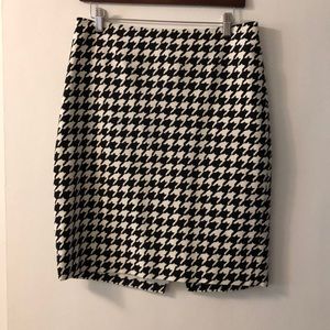 The Limited houndstooth Pencil Skirt - size 10